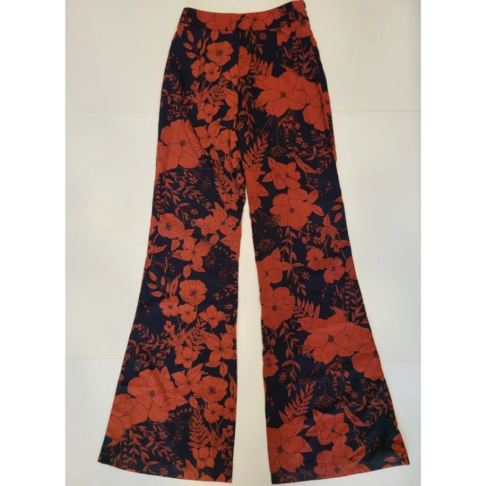 PrettyLittleThing Navy Rust Red Tropical Floral Print Flared Wide Leg Pants 4 - Picture 6 of 13